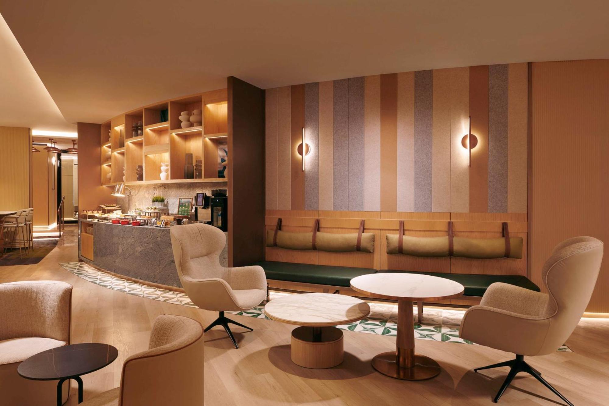 Hilton Petaling Jaya Otel Dış mekan fotoğraf The lounge at the airport