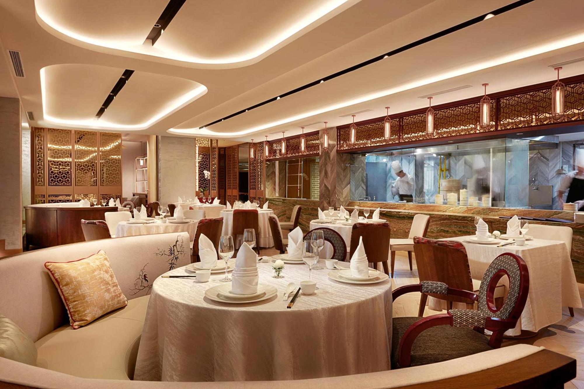 Hilton Petaling Jaya Otel Dış mekan fotoğraf Interior of the restaurant