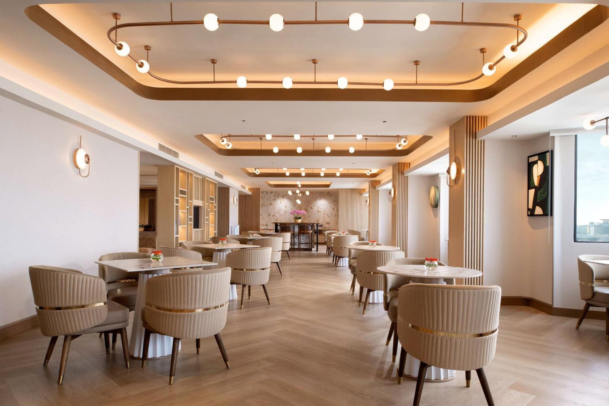Hilton Petaling Jaya Otel Dış mekan fotoğraf The Club at London Heathrow Airport