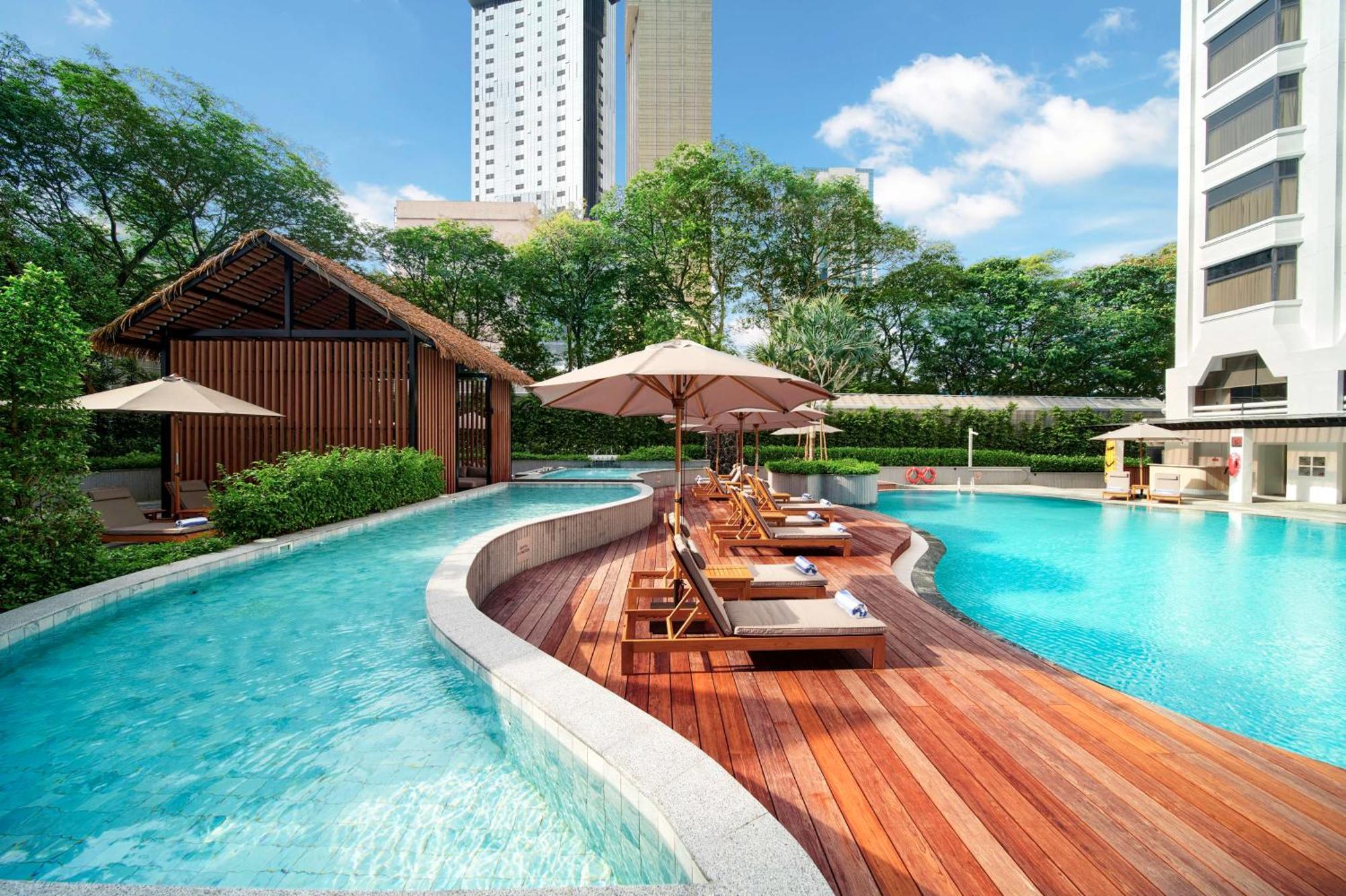 Hilton Petaling Jaya Otel Dış mekan fotoğraf The swimming pool at The Park, Bangkok