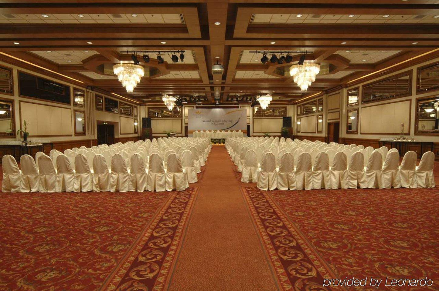 Hilton Petaling Jaya Otel Konforlar fotoğraf The Grand Ballroom